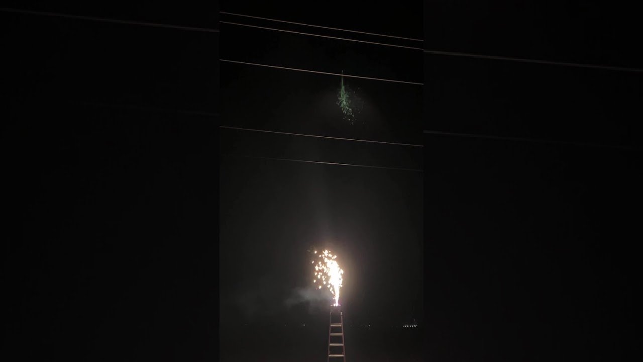 Extra Spicy - 5 Minute Fountain by Fuji Fireworks